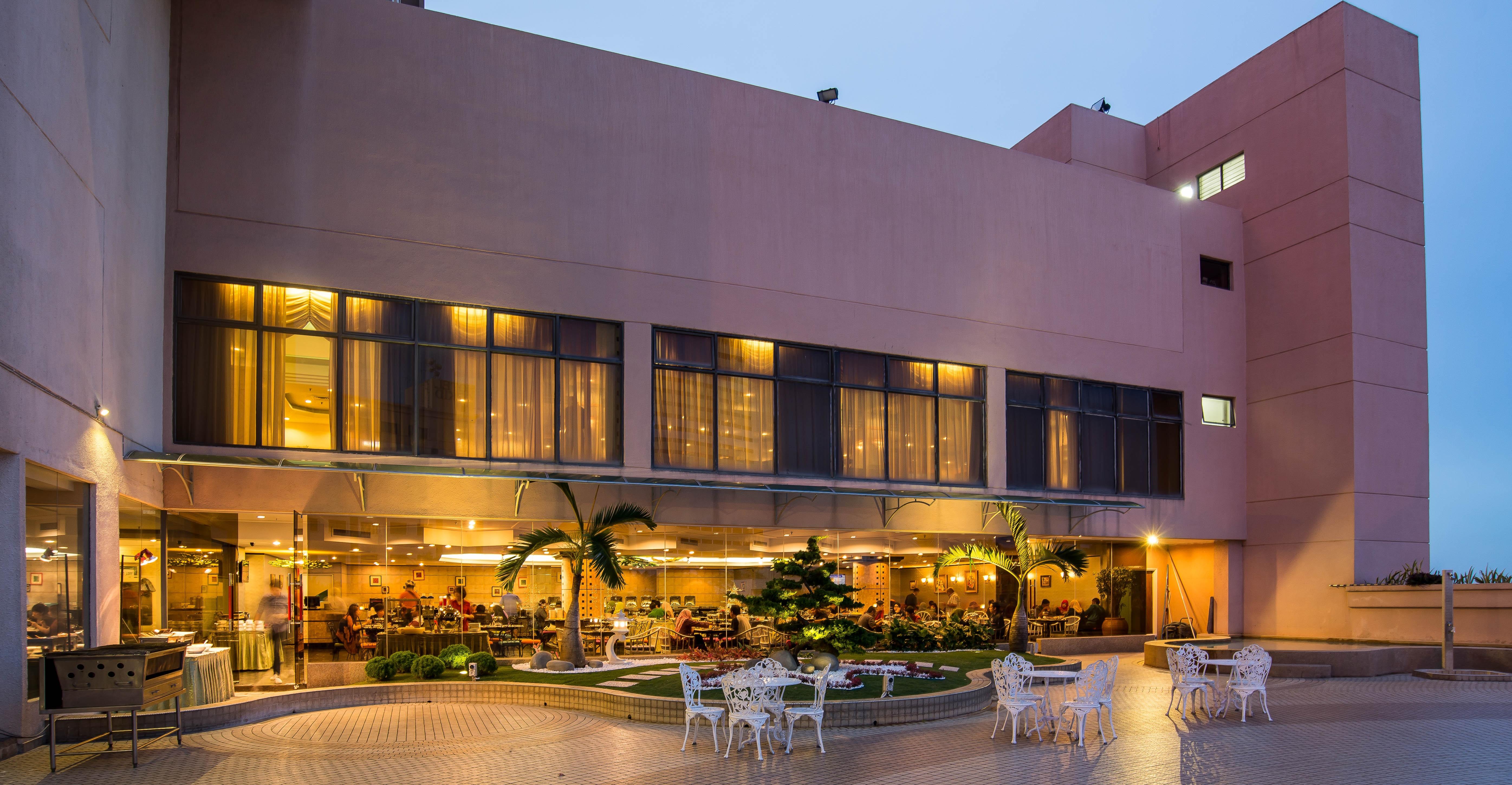 Bayview Hotel 4*