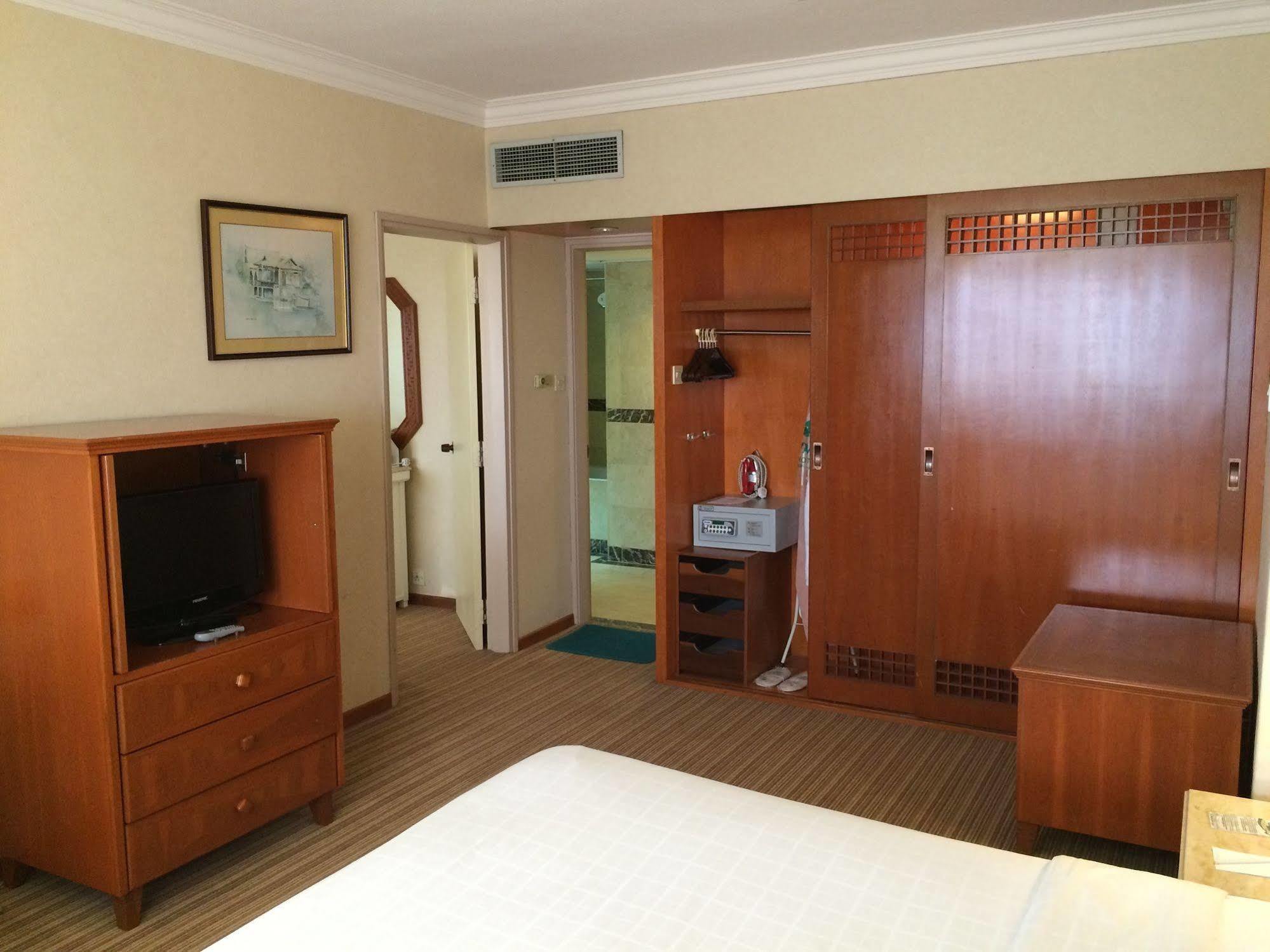 Bayview Hotel 4*